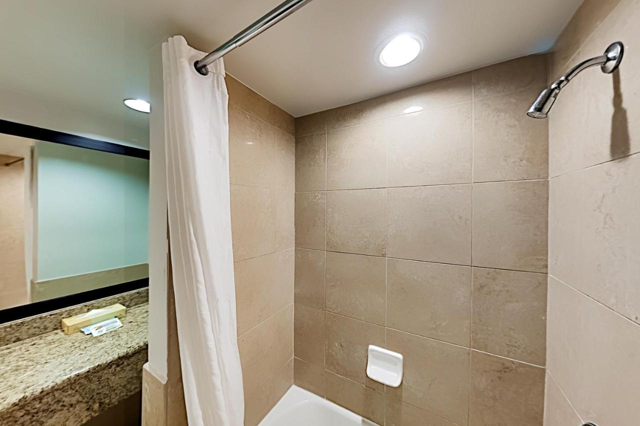 דירות הונולולו Aqua Palms Waikiki Ocean View Lanai Parking Included מראה חיצוני תמונה